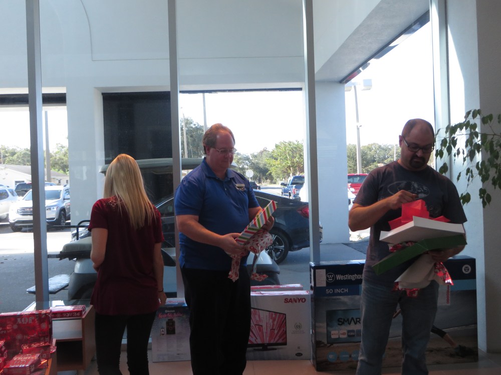 Employee Christmas Party 2016 200.JPG