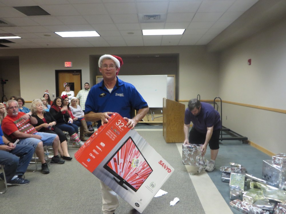 Employee Christmas Party 2016 300.JPG