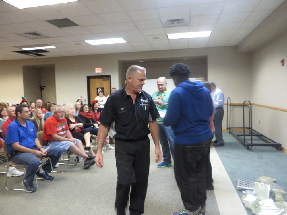 Employee Christmas Party 2016 321.JPG