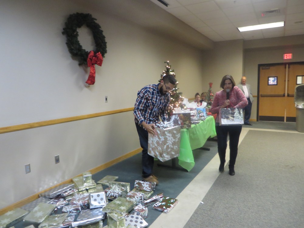 Employee Christmas Party 2016 324.JPG